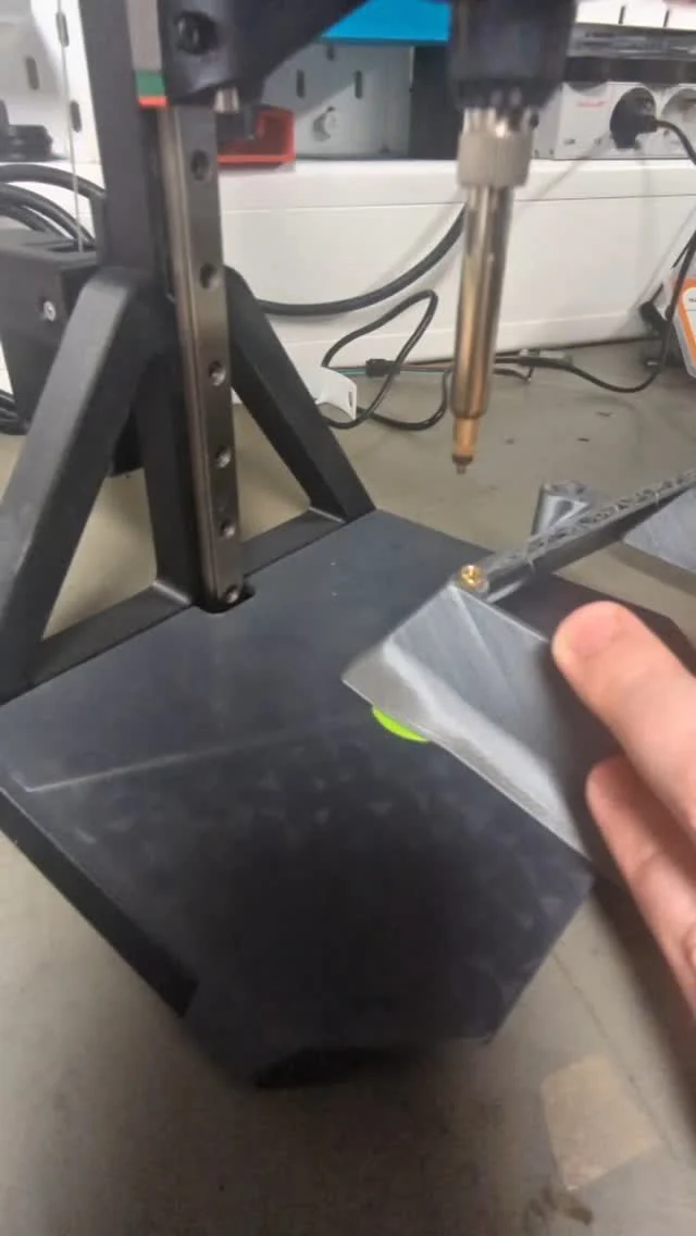 Verschrauben von 3D gedruckten Teilen 🤔? klar das geht 🤗! Gewindeeinsätze die durch ein schmelzen gesetzt werden ermöglichen sichere Verschraubungen. // #mwservice3d #3ddruck #3dprinted #3dprints #3dprinting #3ddrucker #3dprint #3dprinter #3dmodel #3druck #gewinde #gewindeeinsätze #schmelzen #montage